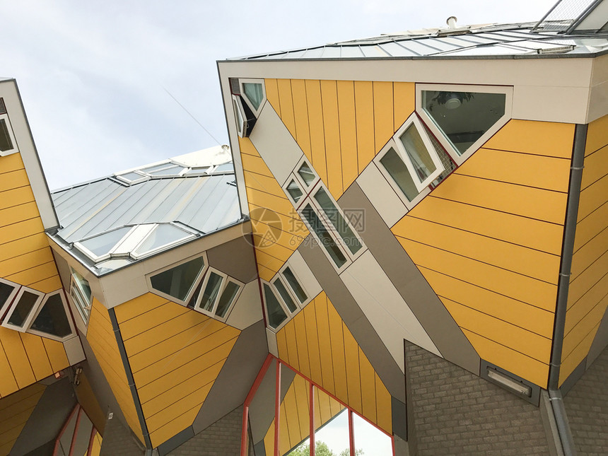 墙一种城市的Kubuswoningen是建筑师PietBlom设计的一套在鹿特丹建造的创新型房屋图片