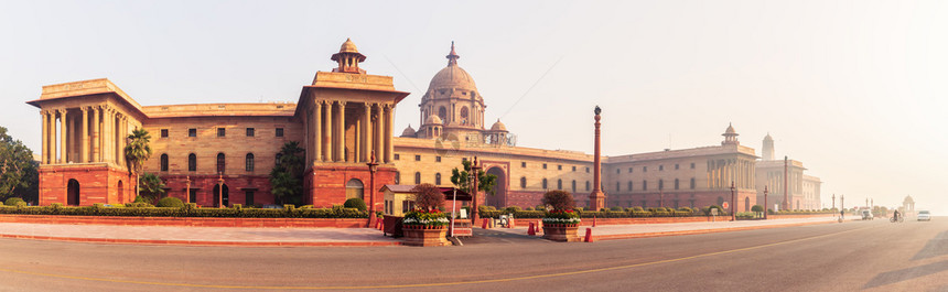 传统的门印度总官邸名为RashtrapatiBhavan新德里早晨全景印度总统官邸名为Bhavan早晨全景遗产图片