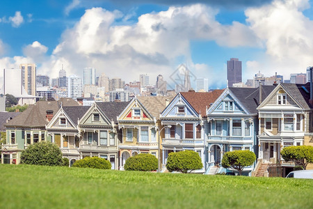 城市美国阿拉莫广场CA旧金山的著名景象屋高清图片