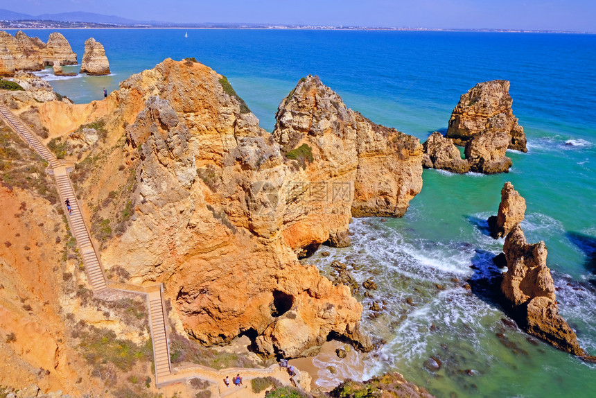 庞特目的地来自葡萄牙拉各斯PontePiedade自然岩石的空中旅游图片