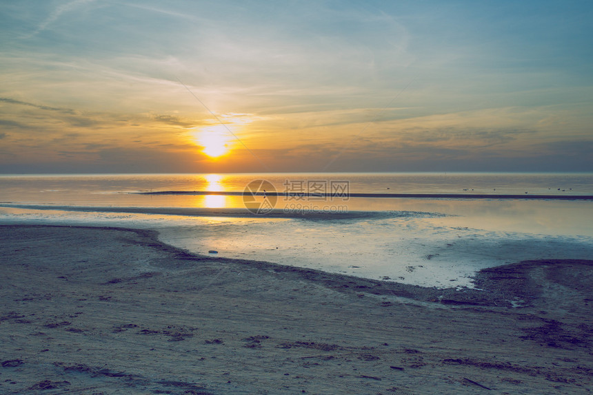 海洋云拉脱维亚里加市海景波罗的日落2019年5月日美丽的图片