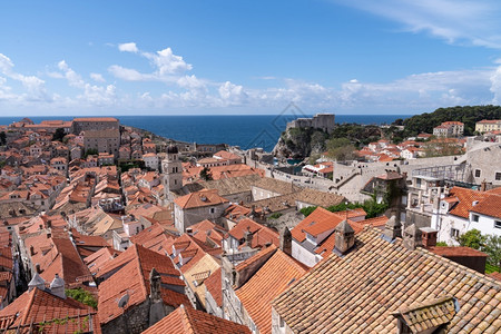 Dubrovnik从城堡的视野与空中视图在背景上世界海岸旅游图片