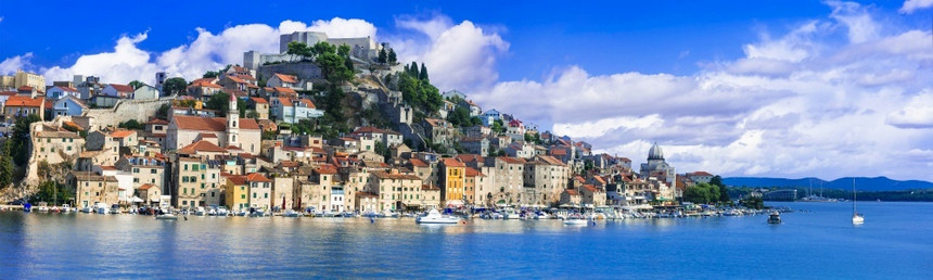 景观风优美克罗地亚丽的方Dalmatia的中世纪城市Sibenik观光图片