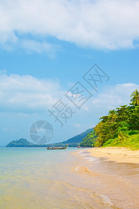 支撑景观旅游泰国安达曼海带黄沙的热海滩图片