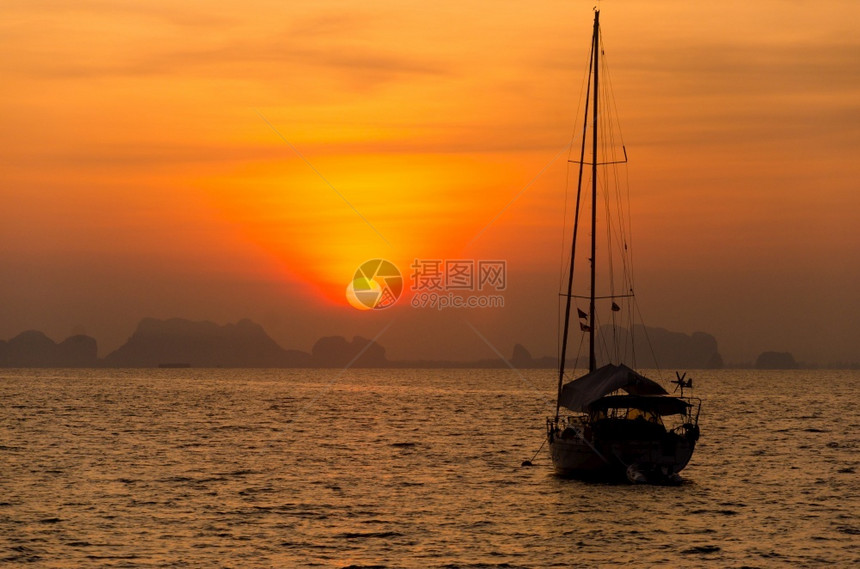 冒险海景晚上阳光照耀着美丽的大山背景豪华的夏天探险泰国普吉PhuketThish普吉岛图片