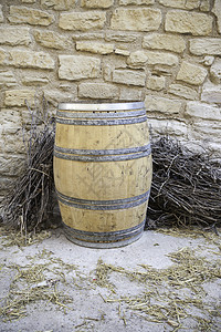 贮存砖砌细节旧木制老桶储存和保液体容器的详情图片