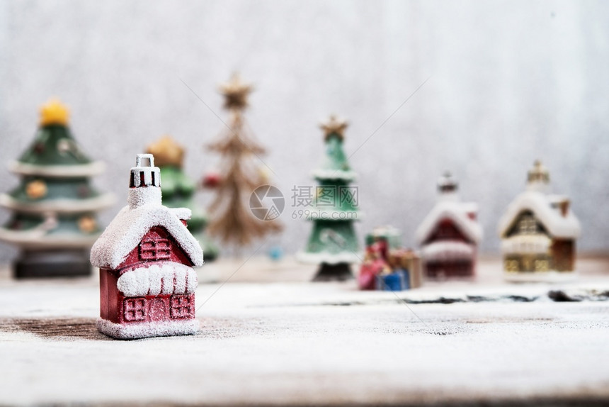 以圣诞节装饰物制成的村庄分辨率和高质量的美丽摄影村以及用圣诞节装饰品制成的高质量照片村品质和清晰度的漂亮照片概念什锦的雪花假期图片