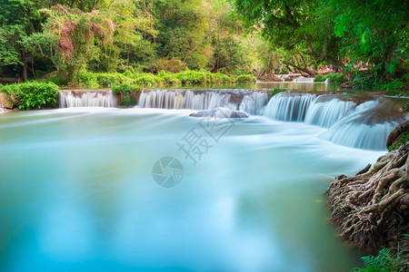 纳姆托克自然泰国NamtokChetSaoNoiSaaburi森林中美丽的瀑布公园水景背景