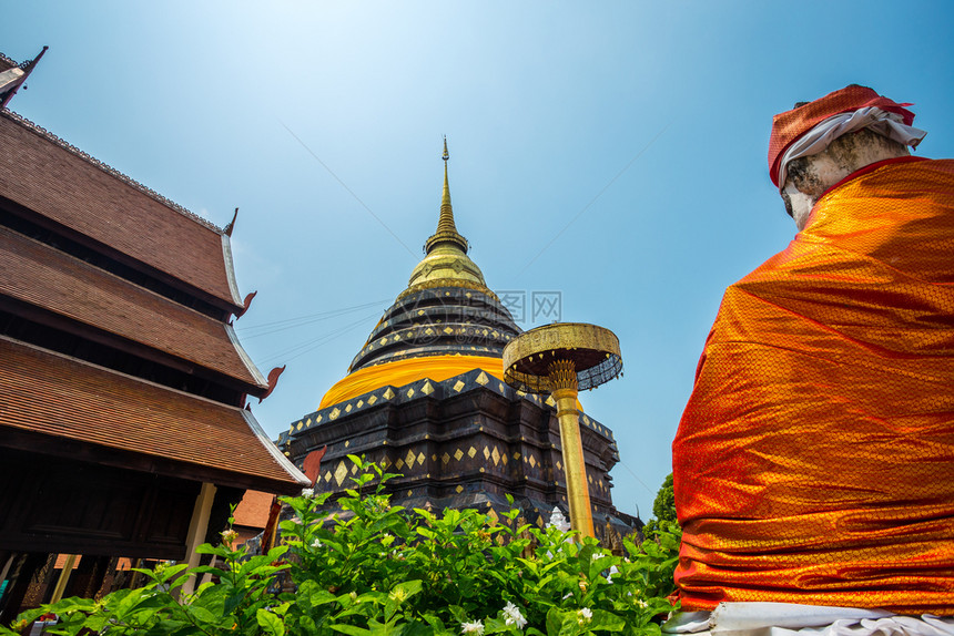 宝塔旅游盛大WatPhraThatLampangLuang是泰国南邦府的一座兰纳风格佛教寺庙图片