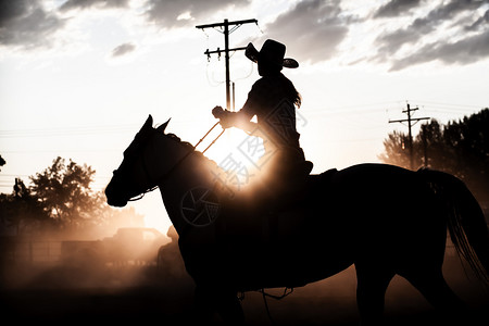 天空日落的太阳休谢马背上骑手古洛士罗德奥达斯地帝竞技场轮廓骑术图片