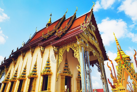 亚洲人复杂的泰国Samui岛WatPlaiLaem寺庙综合体天图片