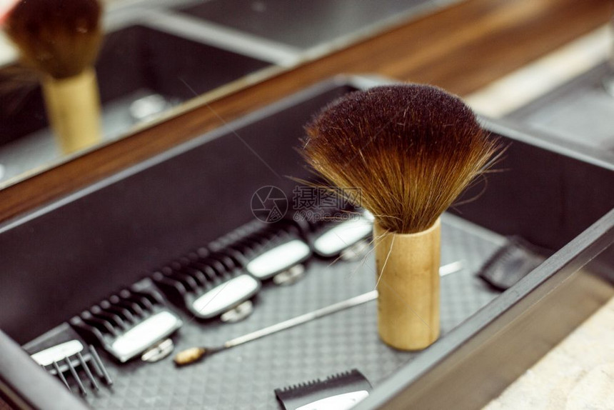 修饰Barberrrrrcopos台式工作具的刮胡刷浅深度有选择地聚焦古董胡子图片