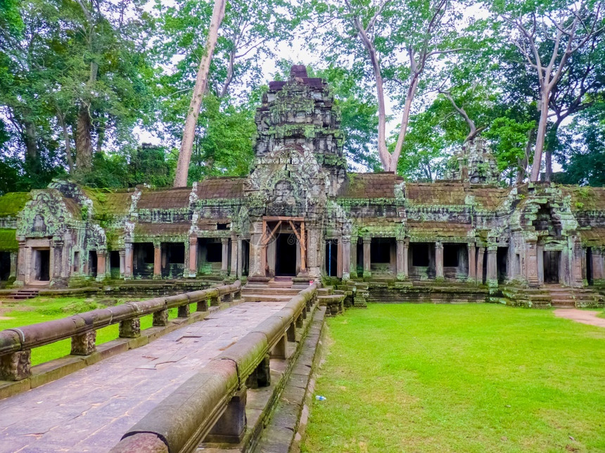 佛建筑学AngkorThom在柬埔寨暹粒摧毁寺庙墙图片