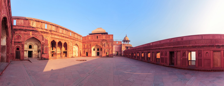 镇传统的印度阿格拉堡宫美丽的全景印度阿格拉堡宫美丽的全景塔图片