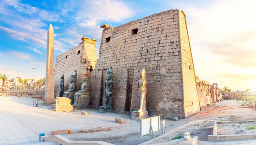 镇非洲埃及卢克索圣殿皮隆和其余的卢克索方尖碑考古学图片