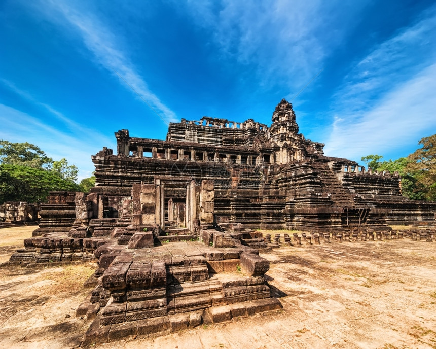 考古学巴方AngkorWat综合建筑群Baphuon寺庙全景柬埔寨暹粒高棉图片