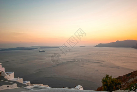 OiaSantorini希腊以浪漫和美丽的日落闻名磨城市著的图片