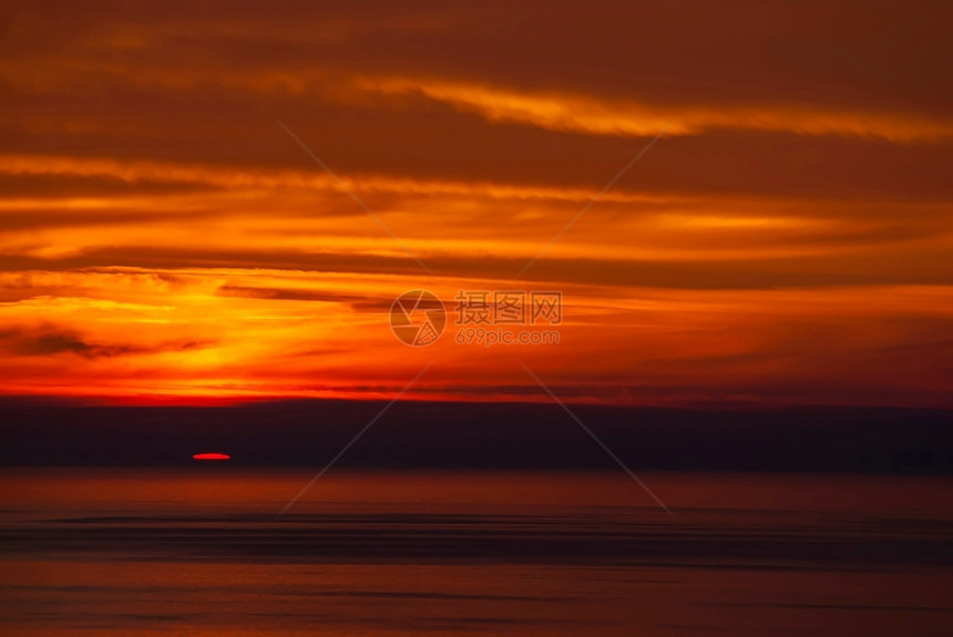 悬崖夏天海OiaSantorini希腊以浪漫和美丽的日落闻名图片