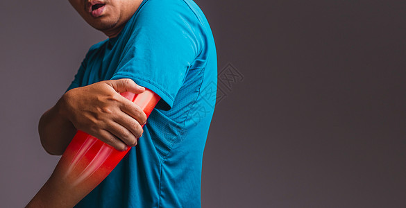 手臂男人握网球肘X光概念骨运动的高清图片