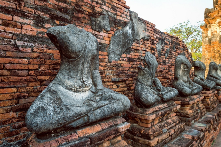 泰国WatChaiwatthanaram佛寺Ayutthaya历史公园佛像艺术暮古老的图片