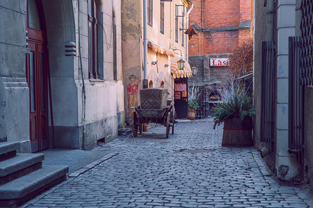 旅行拉脱维亚里加市拉托维亚旧城市中心建筑街和自然道历史古老的图片