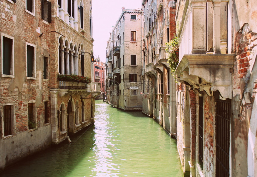 意大利威尼斯运河意大利威尼斯运河沿岸精美的古董建筑意大利威尼斯运河沿岸的精美建筑岛城市景观天空图片