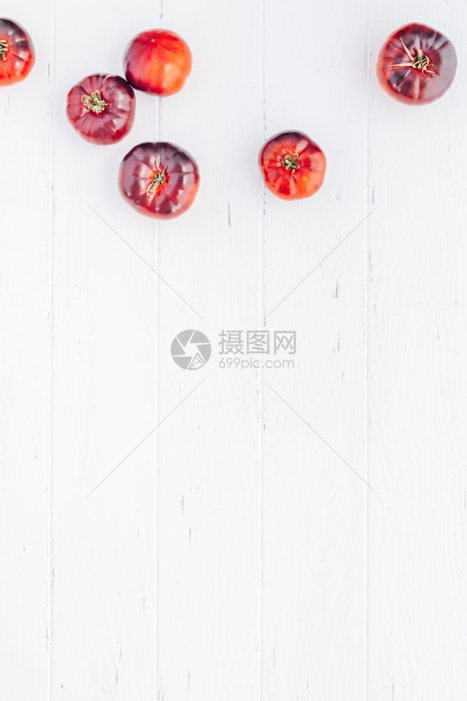 或者制作西红柿MarAzul在白木桌背景上复制空间小屋烹饪概念模拟博客或食谱的壁画校对Portnoy木板可口图片
