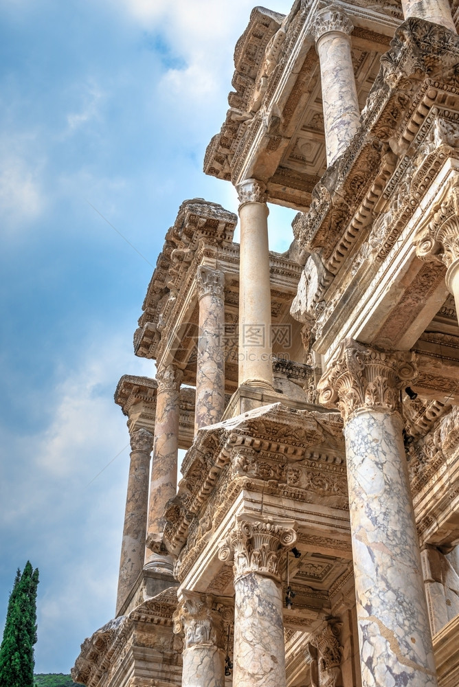 正面著名的文明古董城市塞尔苏斯的埃弗索图书馆日暑阳光明媚土耳其希弗苏斯古典图片