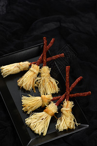 香奶酪苏卢古尼和沙拉米原创想法万圣节零食魔边界站起来图片