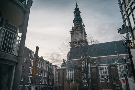 地标运河塔荷兰阿姆斯特丹美丽的古代天主教堂荷兰阿姆斯特丹图片