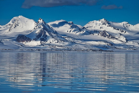 斯瓦尔巴群岛旅游挪威斯瓦尔巴德欧洲阿韦托卡雷拉AlbertCarrera奥斯卡背景图片