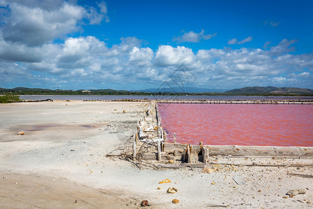 波多黎各湖池的红盐生产波多黎各湖的红盐生产旅行自然风景优美图片