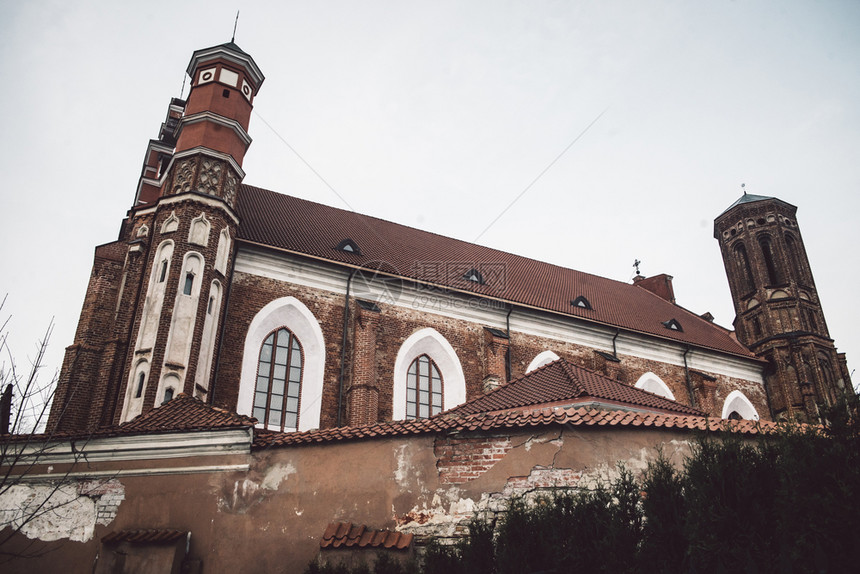 安妮文化街道立陶宛维尔纽斯的圣安诺柯教堂和伯纳丁修道院图片