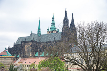 塔外部的硬核捷克布拉格市旧城堡和大教堂建筑物旅行照片2019年4月日图片