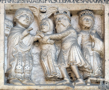 维利格莫上帝拜占庭皇乔维安之女的儿从魔鬼中解放出来意大利摩德纳教堂Wiligelmo的低音松散圣盖米尼亚努斯时代的景象艺术地标背景