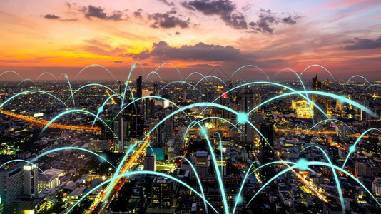 物联网普通的互具有全球化抽象图形显示连接网络的智能数字城市未来5G智能无线数字城市和社交媒体网络系统的概念具有全球化抽象图形显示背景图片