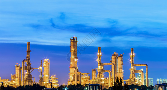 力量炼油工业罐生产石天然气混合循环电厂和输油管联合体煤炭电压图片