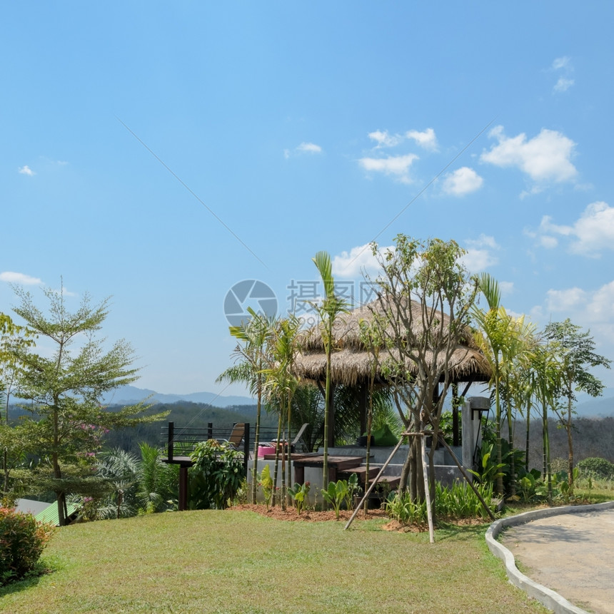 精彩的与泰国南部美丽的山景风相伴美丽大庭院放松外部的图片