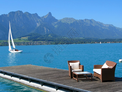 桥木制的瑞士Thun湖的罗马风景伯尔尼图片