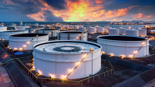 石油天然气等化工产品的储存航视油罐码头背景图片
