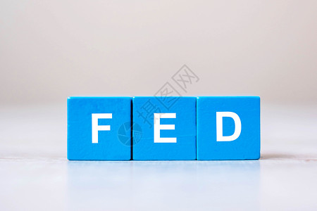 预订膨胀FED表格背景中的FED文字木板块金融危机和商业概念经济衰退减少百分背景