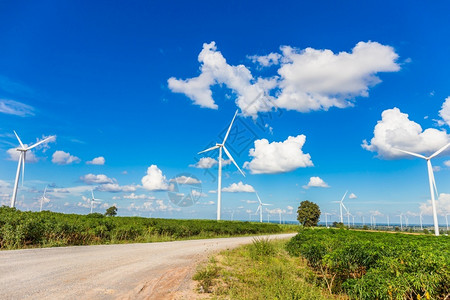 拉差司马景观白色的美丽风力涡轮机养殖场有蓝天黑地在泰国NakornRatchasima发电保护背景