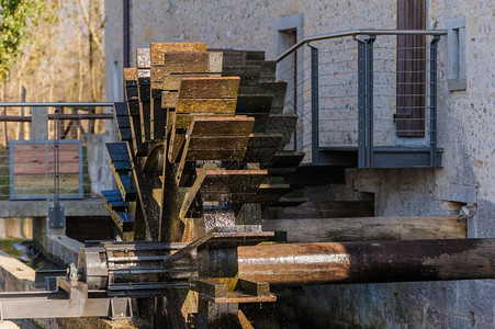 可再生游客翻修三轮木制磨机系列乡村的图片