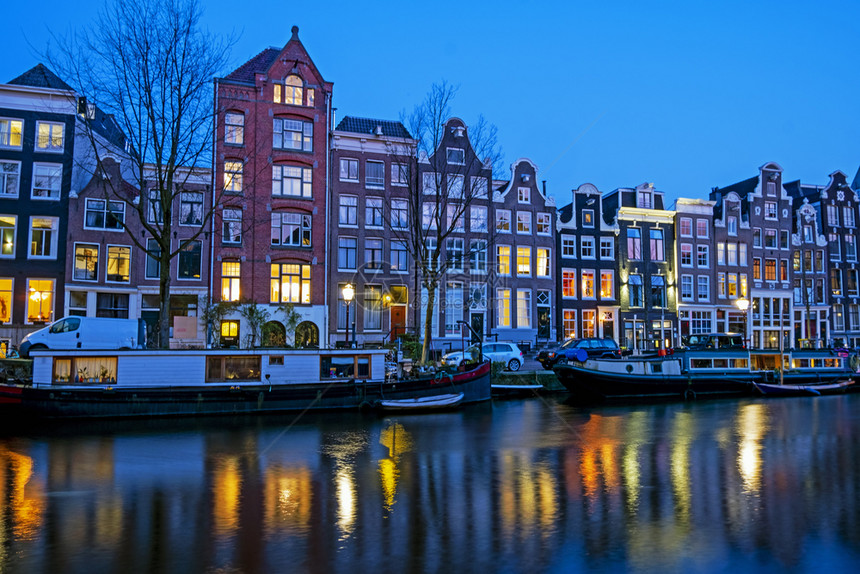 日落时荷兰阿姆斯特丹市风景路线摄影落下图片