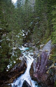 波兰扎科帕内自然美丽的瀑布高清图片