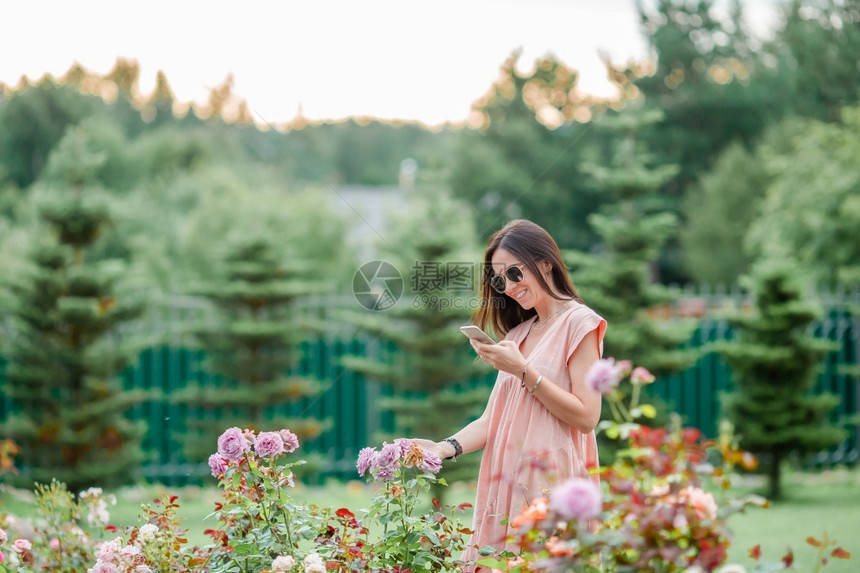 拍花的女人图片