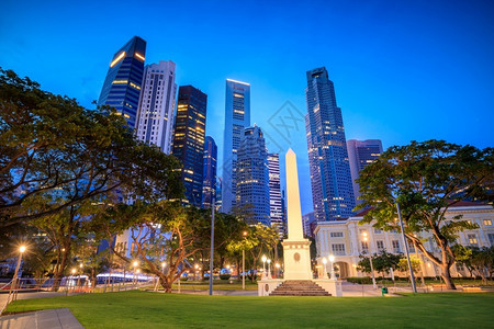 新加坡市中心的天空线在美丽的黄昏中地标公司的港口图片