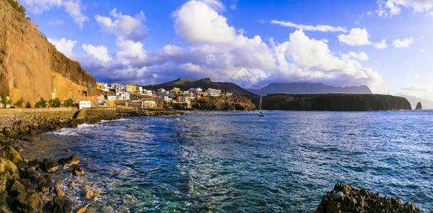 盛大传统的沙丁鱼加那利岛美丽的渔业村萨尔迪纳港图片