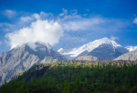 亚洲地平线易德利山谷乡村的图片