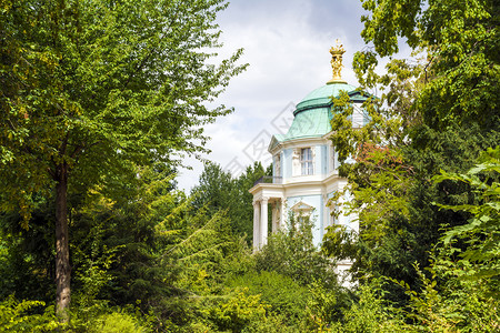 正面金的德国柏林夏洛滕堡宫花园美景德国柏林夏洛滕堡宫花园美景观冲天炉图片